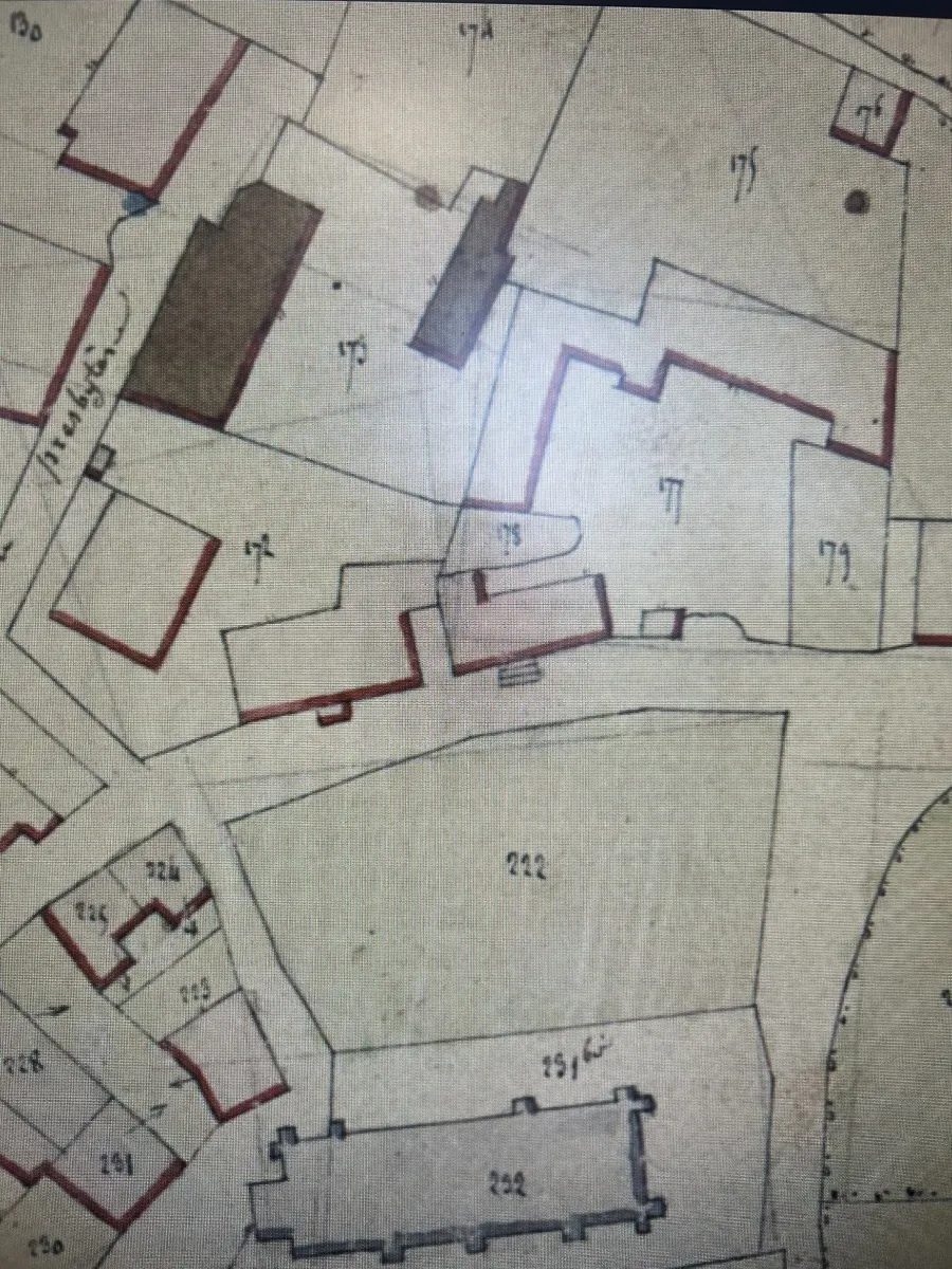 Extrait du cadastre napoléonien de Villiers-Saint-Benoît : le bâti du Couvent, l'église et le presbytère