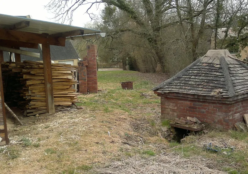 Un four de potier à Saint-Amand-en-Puisaye, capitale de la céramique